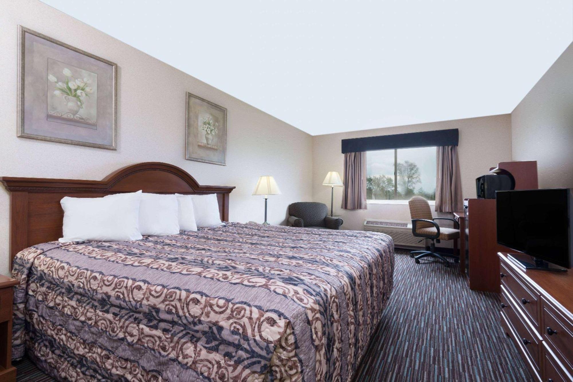 Baymont By Wyndham Columbus/Rickenbacker Hotell Eksteriør bilde